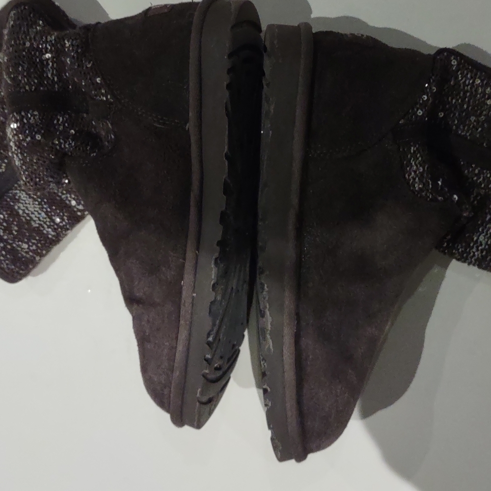 UGG boots ๐ผ๐โ๏ธ - Picture 7 of 12